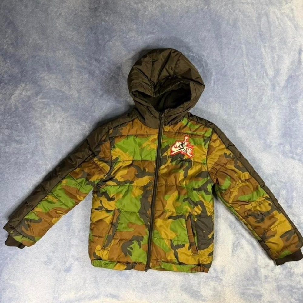 Nike Air Force 1 camo puffer jacket  boys size m 10-12 years‎